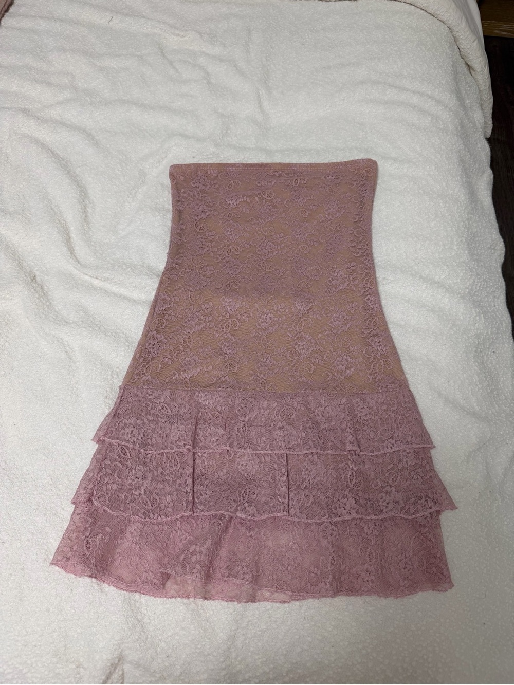 Edikted Dusty Rose Lace Tiered Mini Dress